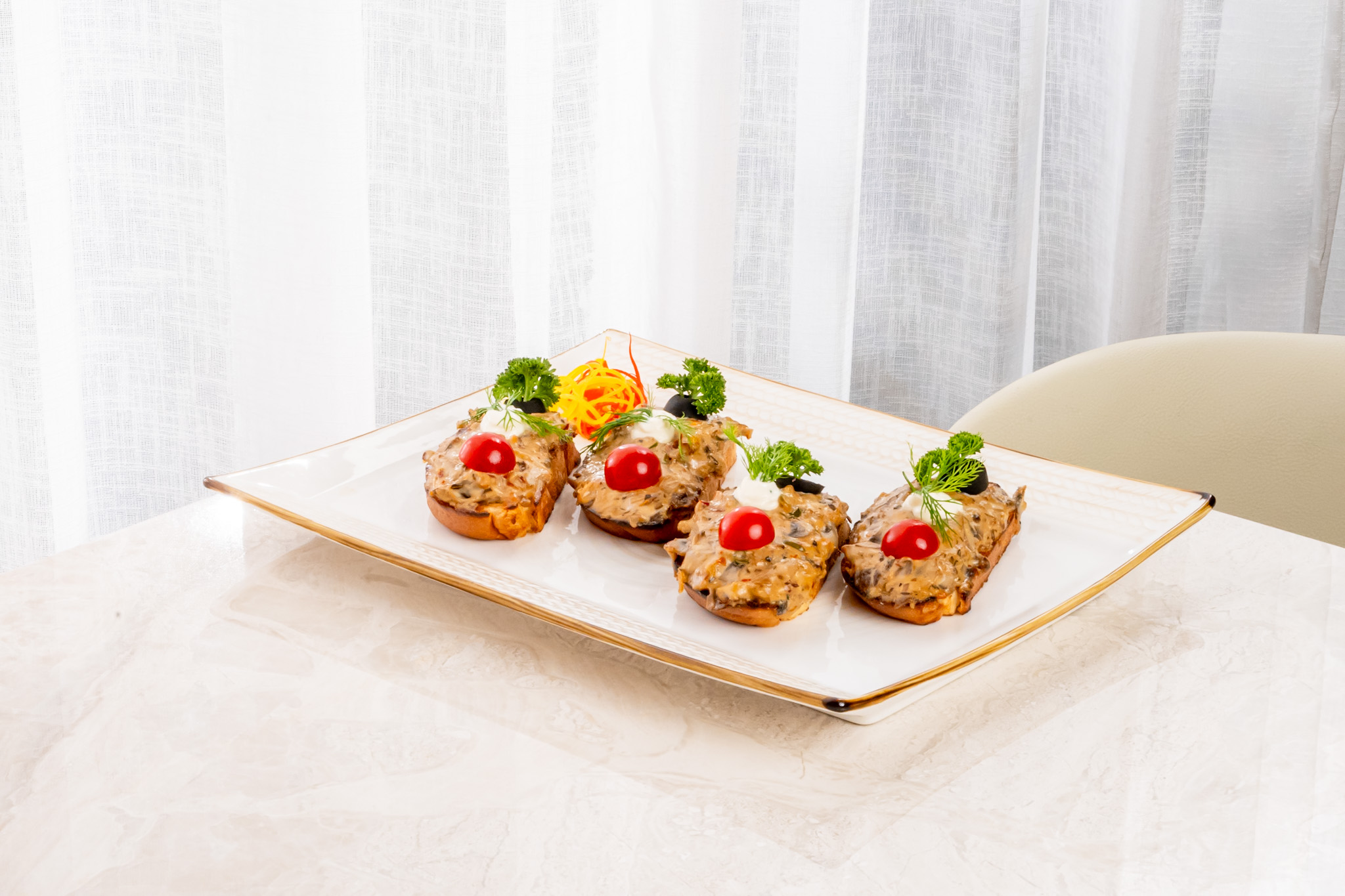 Creamy Mushroom Crostini